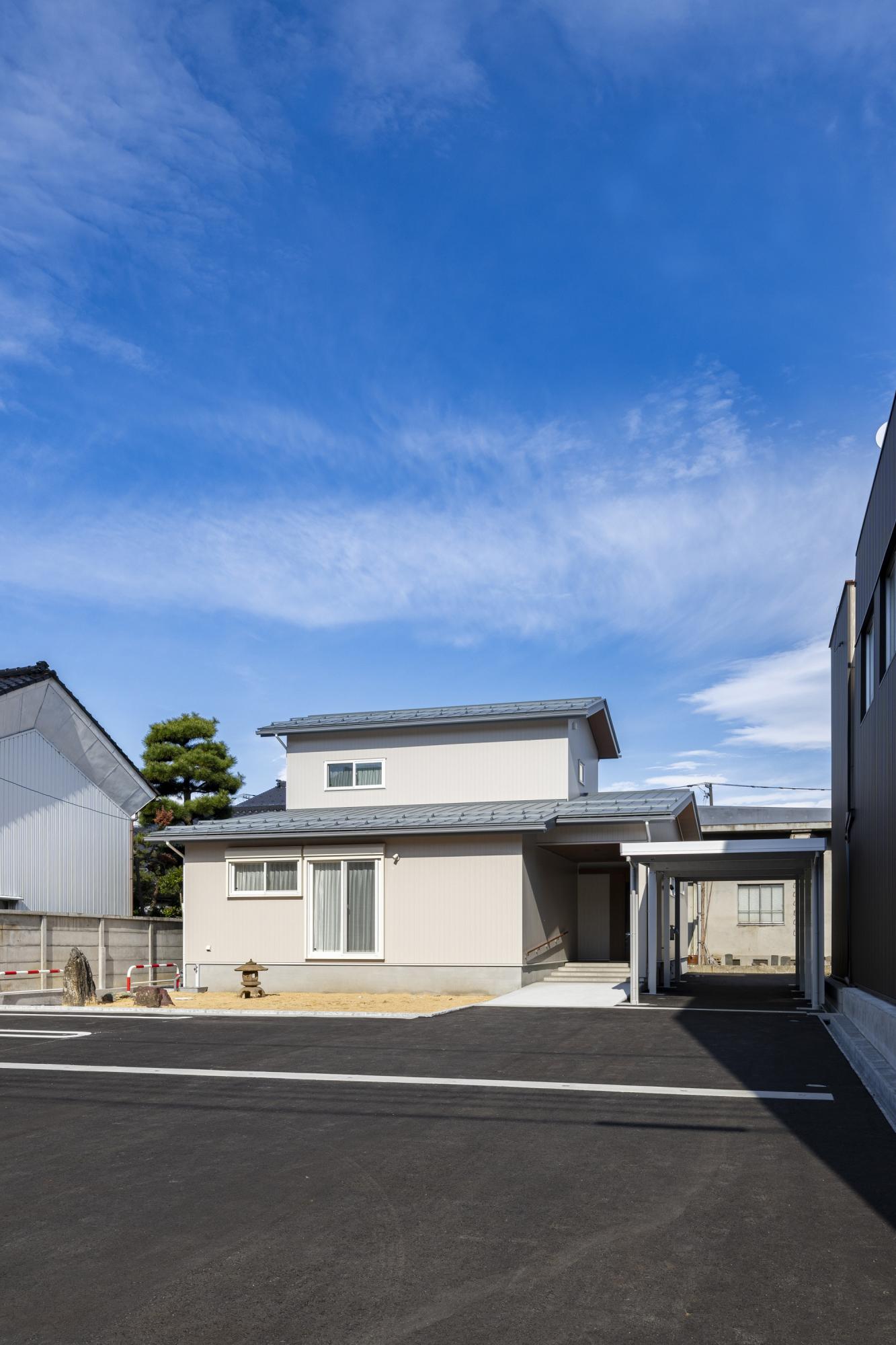 ふたりで暮らす"ほぼ平屋"の家