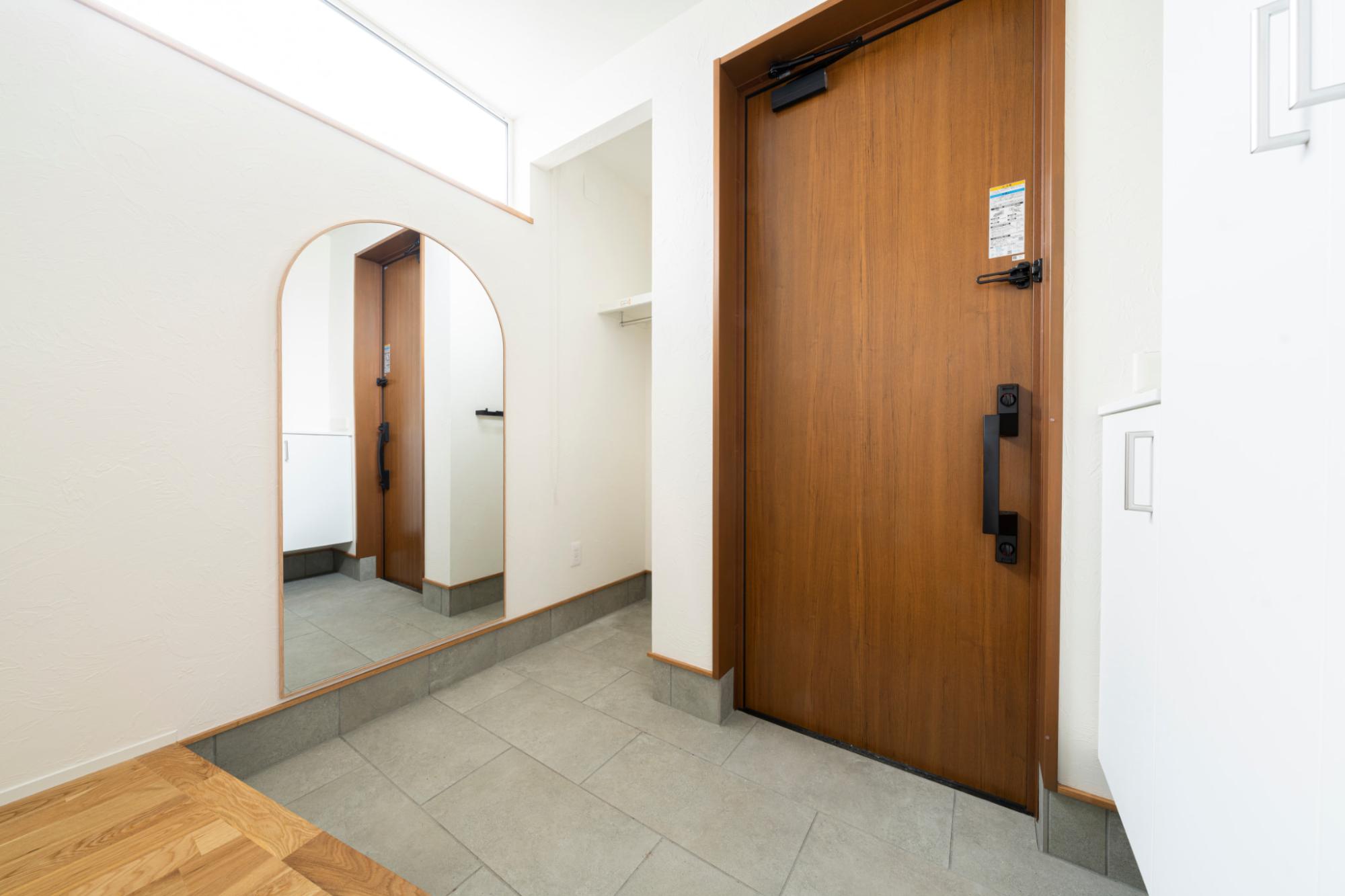 寝室と水回りがつながる動線のある家